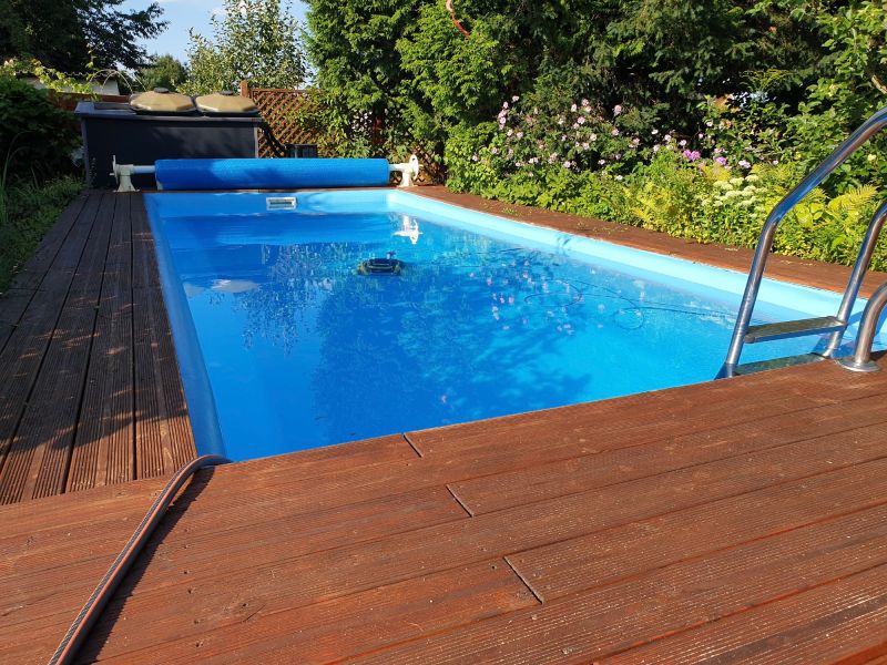 Pool Deck Refinishing
